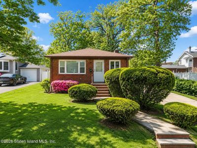 77 Acorn St, Staten Island, NY, 10306