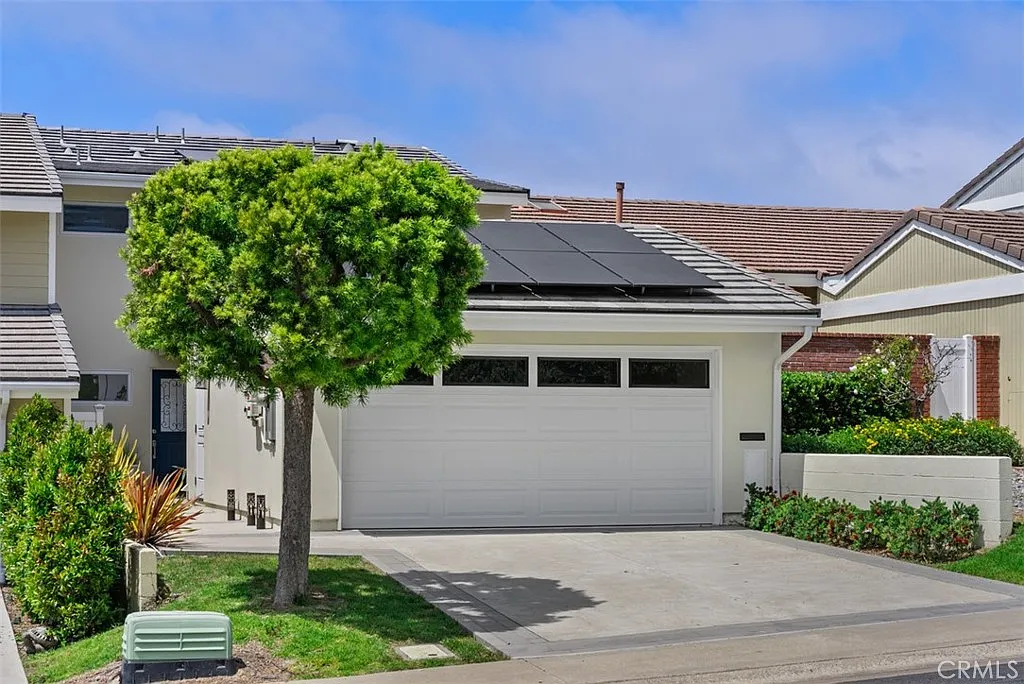 3 bed, 3.5 bath, 1750 sqft, $10,000 — Photo 1