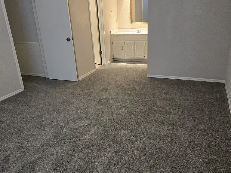 4025 E Sheridan Rd #D — Photo 4