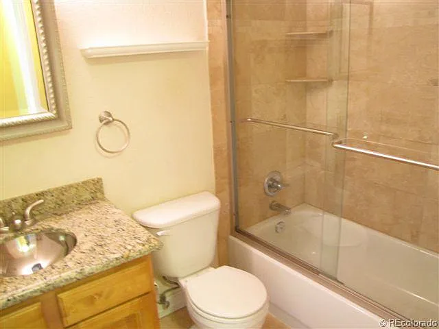 2345 N Clay St #203 — Photo 12