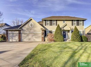 6404 N 104th St, Omaha, NE 68134