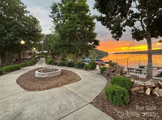 2045 W Paradise Harbor Dr #35, Connelly Springs, NC 28612