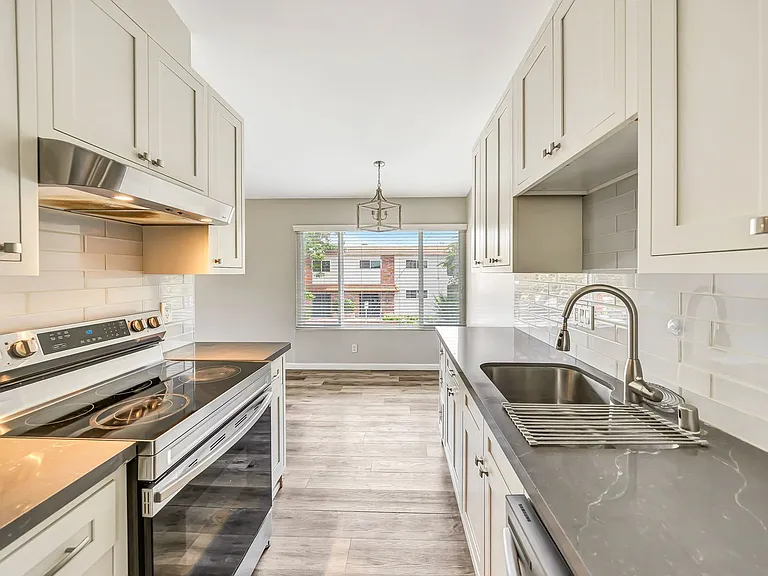 1751 Colby Ave #4 — Photo 6