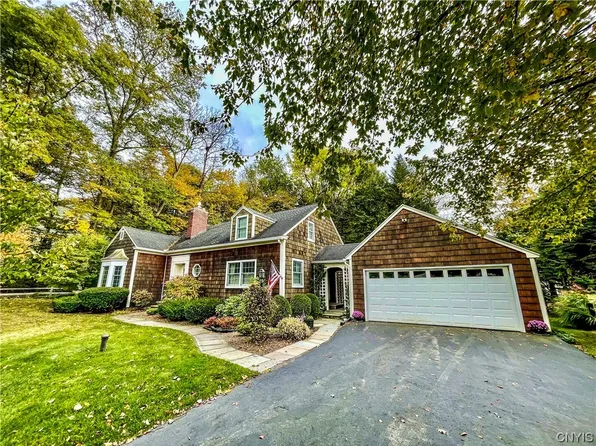 112 Fairfield St, Fayetteville, NY 13066