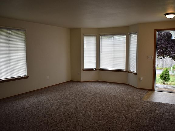 3rd image of 4415 228th St E