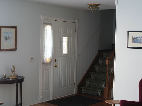 Entry way & stairs