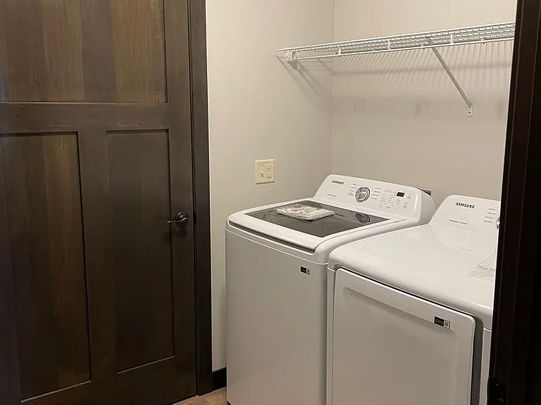 220 & 222 Independence Dr — Photo 6