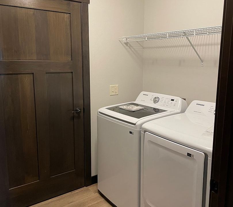 Settler's Ridge 216218 216 & 218 Independence Dr Elk Mound WI Zillow