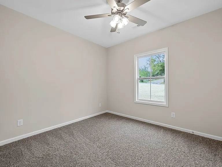 329 Cedar Ct — Photo 21