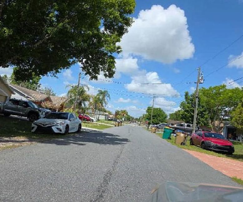 Exterior Neighborhood (street photo)