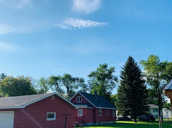 1701 9th Ave N, Grand Forks, ND 58203