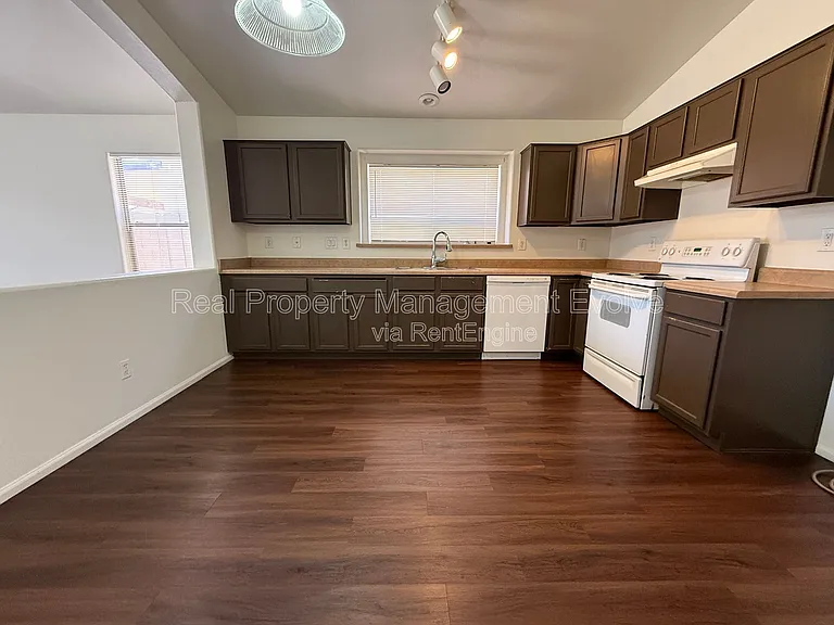 4935 W Ardmore Rd — Photo 6