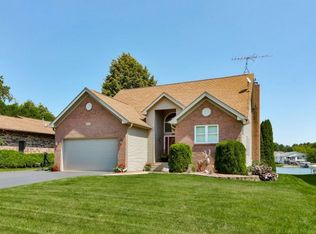 1222 Candlewick Dr NW, Poplar Grove, IL 61065