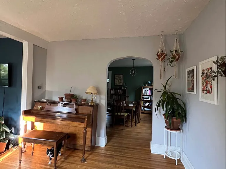 31 Clark St — Photo 8