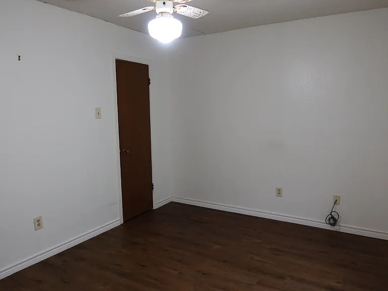 101 Travis Ln — Photo 11