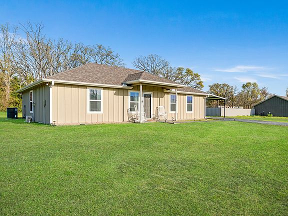 3rd image of 324 Private Road 43790