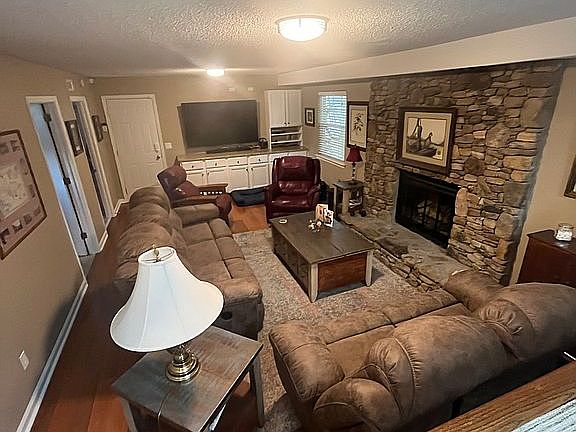 4th image of 9401 Berkshire Cir