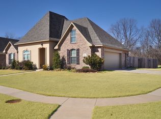 802 Entrada St, Bossier City, LA 71111