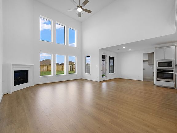 4th image of 18310 Dogwood Field Dr