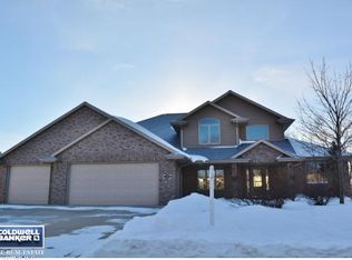 114 Shalimar Ct, Combined Locks, WI 54113