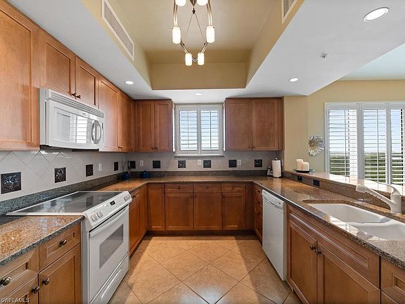 3rd image of 1065 Borghese Ln APT 801