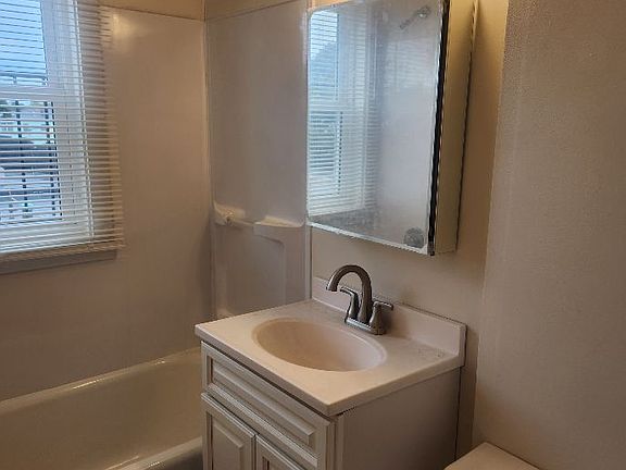 4th image of 135 Water St #7