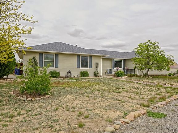 3rd image of 745 W Calle Allegre Dr