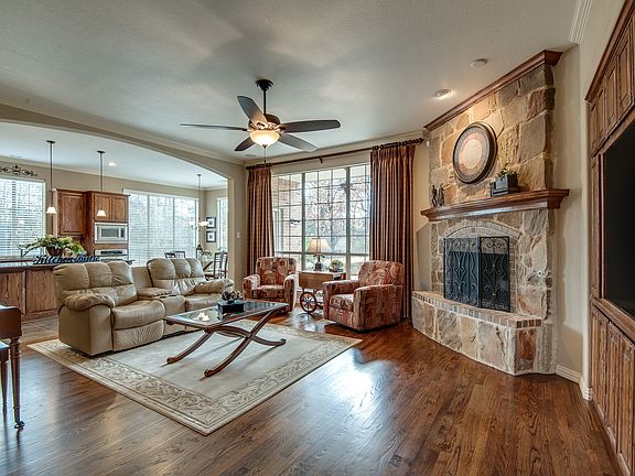 5th image of 8400 Jefferson Way