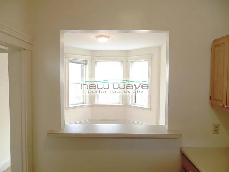102 Queensberry St #11 — Photo 4