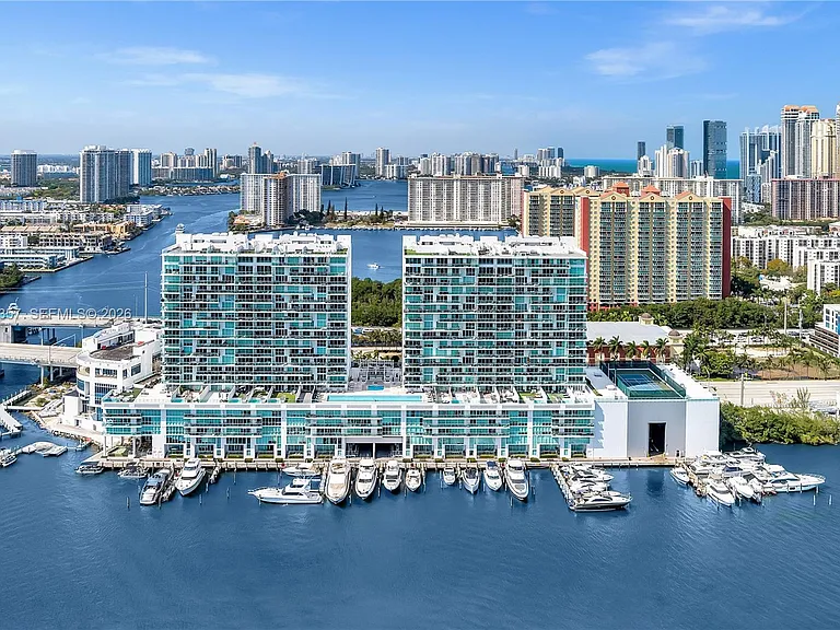 400 Sunny Isles Blvd #907 — Photo 2