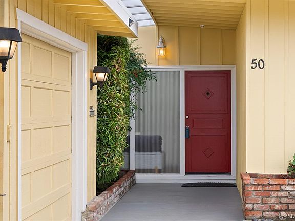3rd image of 50 Poinsettia Ave