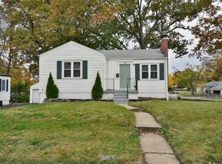 1159 Hilltop Dr, Saint Louis, MO