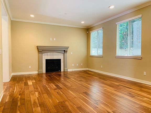 2nd image of 1343 S Magnolia Ave