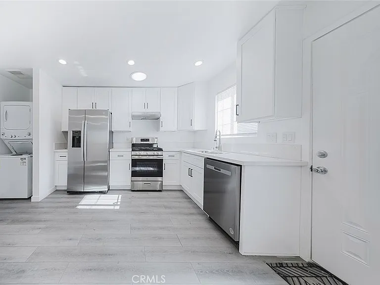 10503 Cantara St #10503 — Photo 15