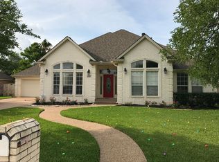 809 Pine Valley Dr, College Station, TX 77845