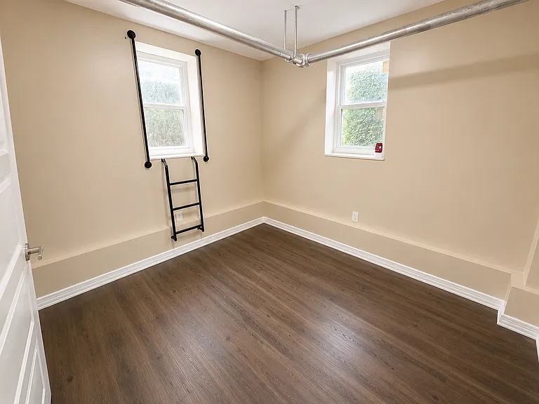 4 Carnegie Ave #BASEMENT — Photo 14