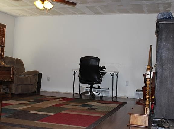 3rd image of 302 Washington Blvd