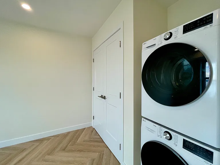 381 Wickenden Street — Photo 6