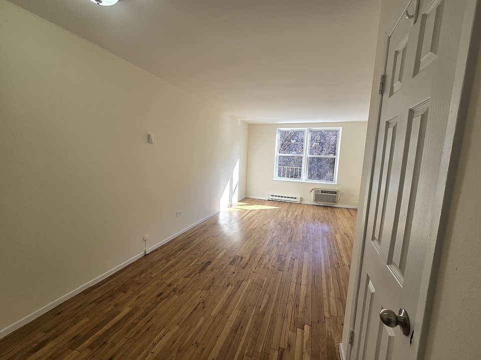 1st image of 31-32 29th St #1E