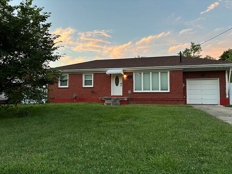 1911 Crimson Dr — Photo 19