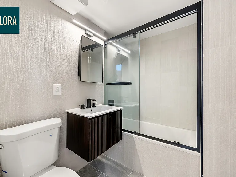 305 E 11th St #5D — Photo 9