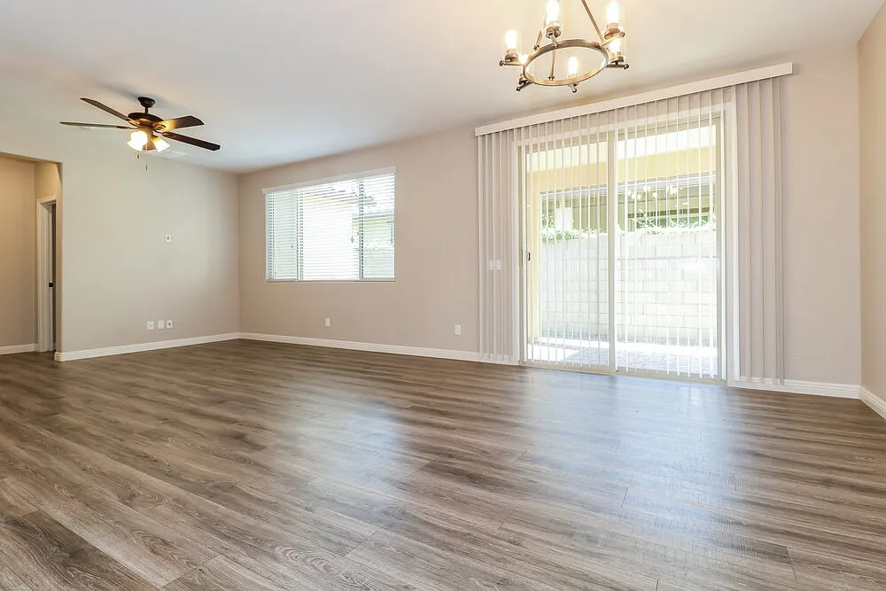 3 bed, 2.0 bath, 1550 sqft, $2,305 — Photo 4