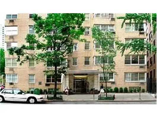 Rented by Douglas Elliman | media 18