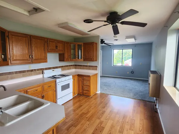 3800 Lockport Rd, Sanborn, NY 14132