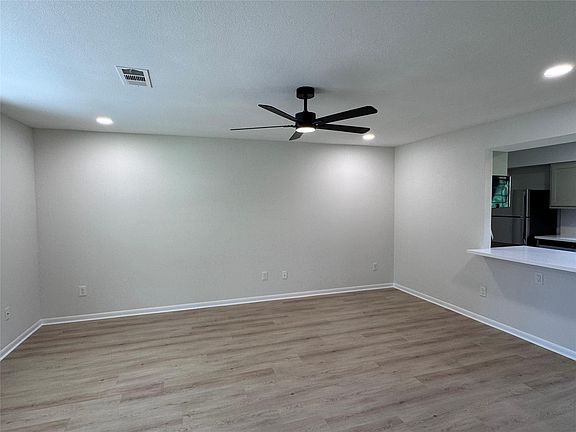 3rd image of 111 Little Bill Ln