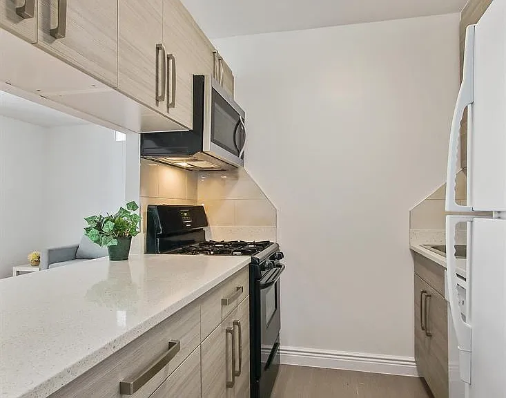 45 E 25th St #12B — Photo 5