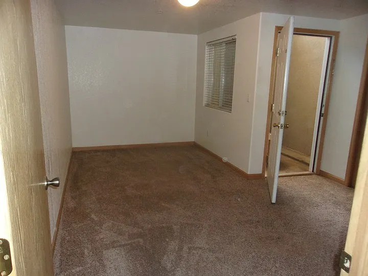 815 9th St #1/2-B — Photo 5