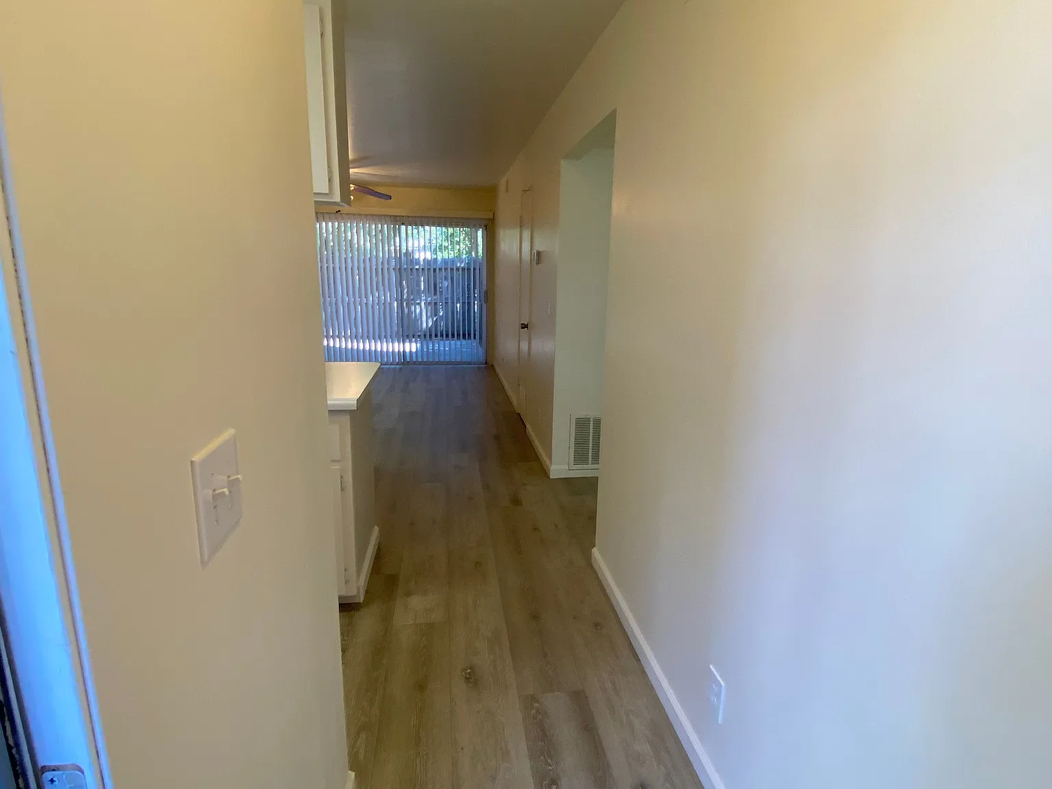 2 bed, 800 sqft, $2,200 — Photo 4