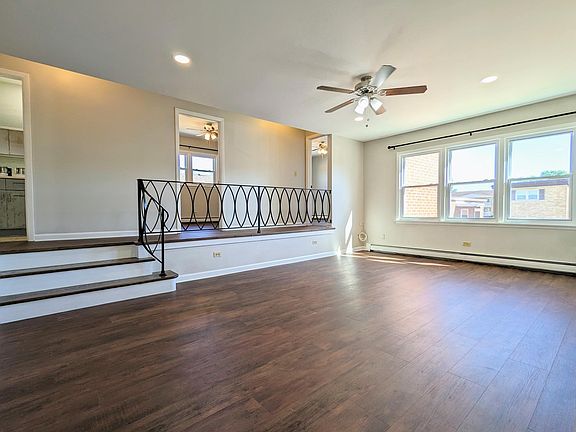 2nd image of 700 Beau Ct