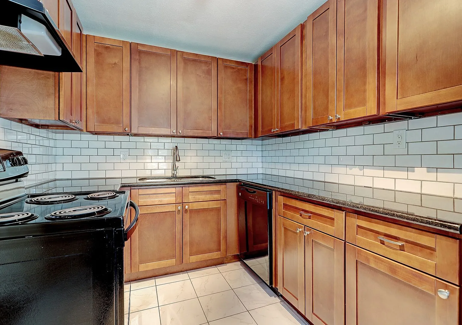 949 Teetshorn St. — Photo 1